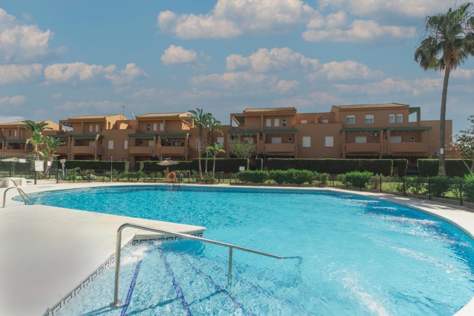 Апартаменты Urbanizacion Jardin Del Golf 1 Ново-Санкти-Петри Экстерьер фото